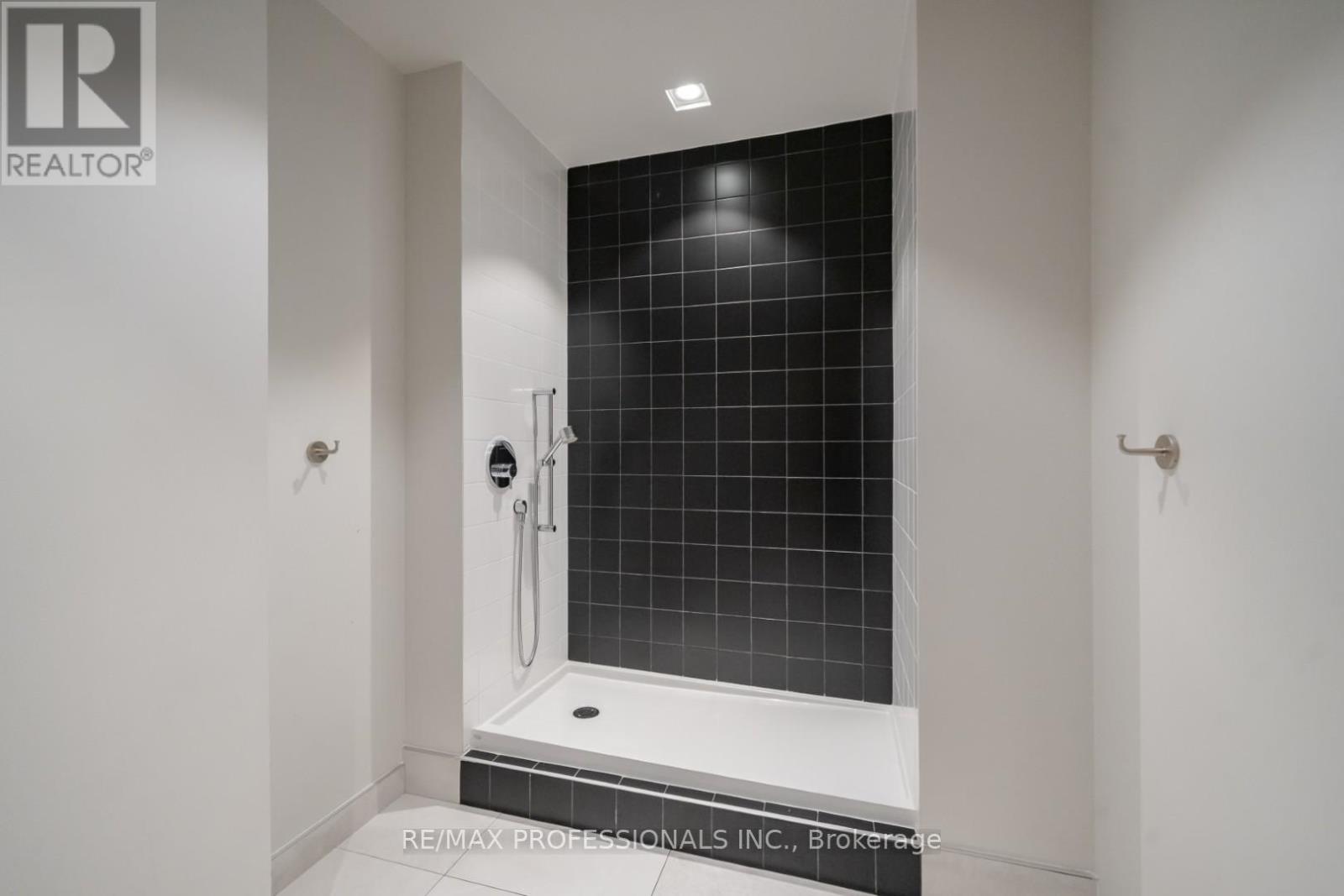 305 - 36 Zorra Street, Toronto, Ontario  M8Z 0G5 - Photo 22 - W12352194