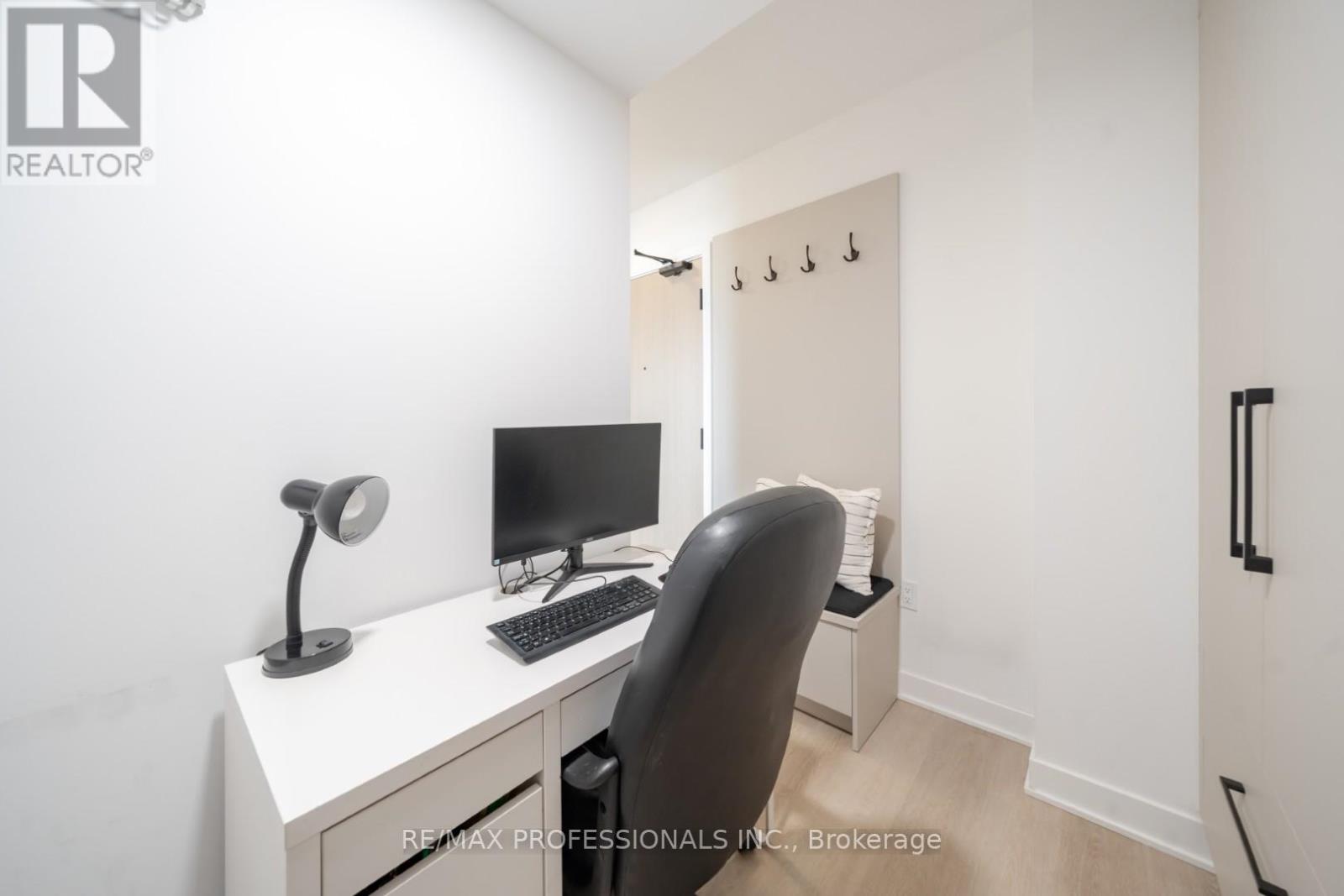 305 - 36 Zorra Street, Toronto, Ontario  M8Z 0G5 - Photo 4 - W12352194