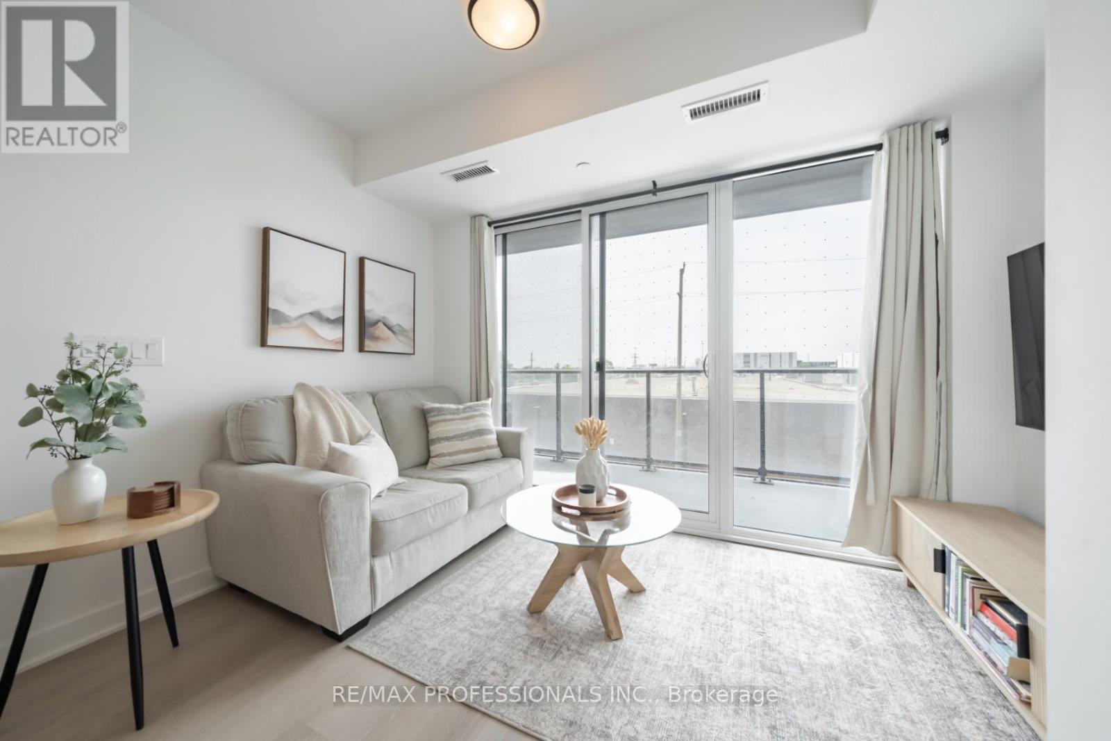 305 - 36 Zorra Street, Toronto, Ontario  M8Z 0G5 - Photo 7 - W12352194
