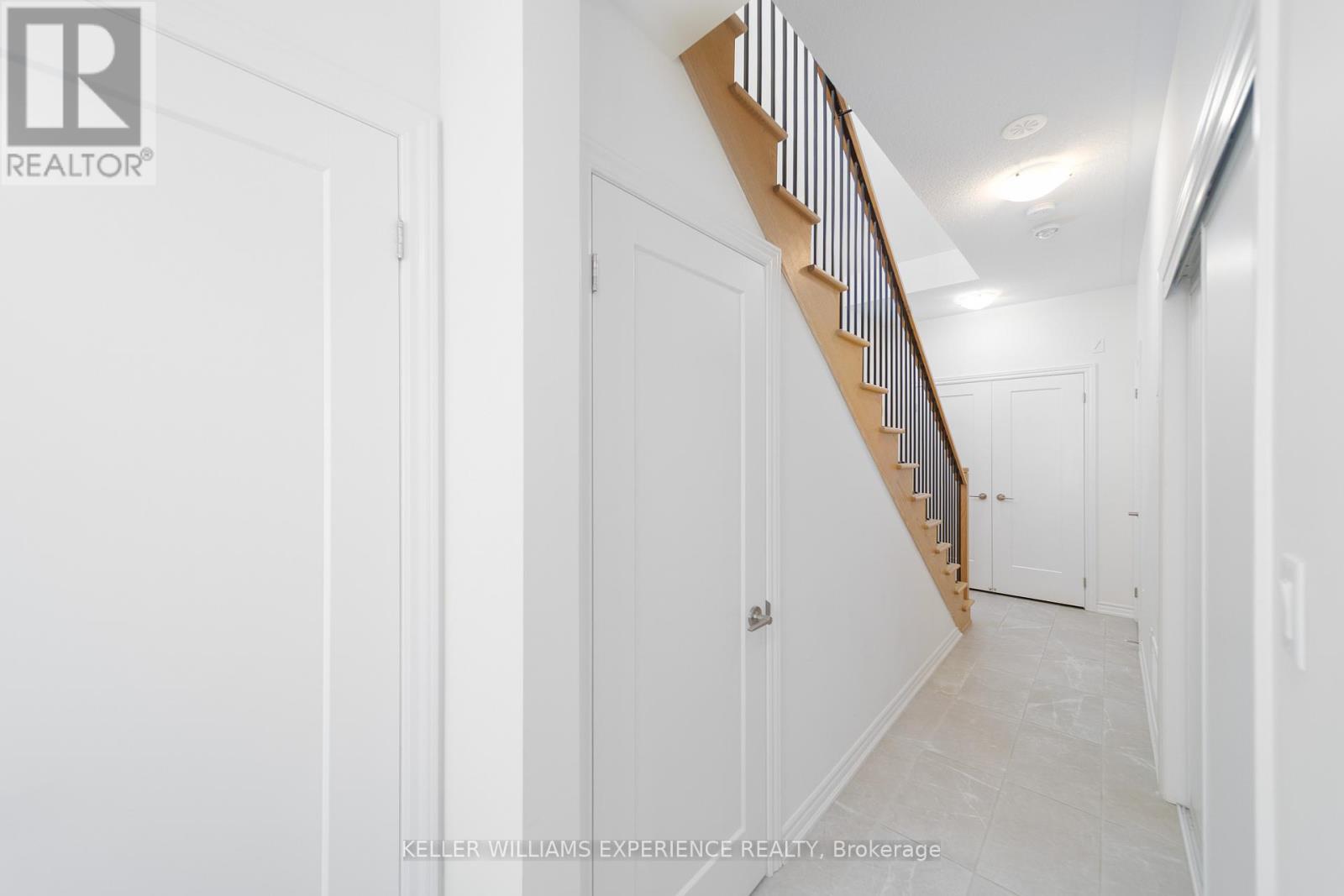 389 Thimbleweed Court, Milton, Ontario  L9E 1T3 - Photo 3 - W12325044