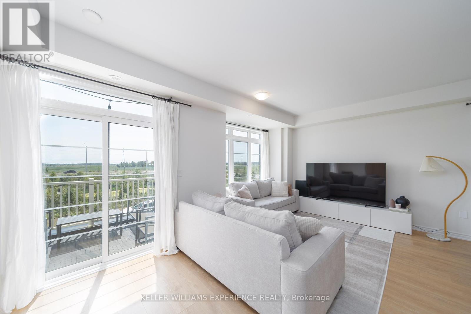 389 Thimbleweed Court, Milton, Ontario  L9E 1T3 - Photo 4 - W12325044