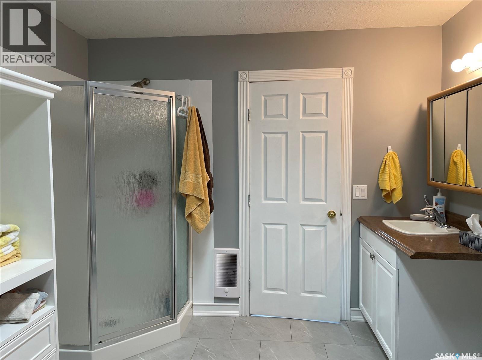 73 Makwa Drive, Makwa Lake, Saskatchewan  S0M 1L0 - Photo 11 - SK015993