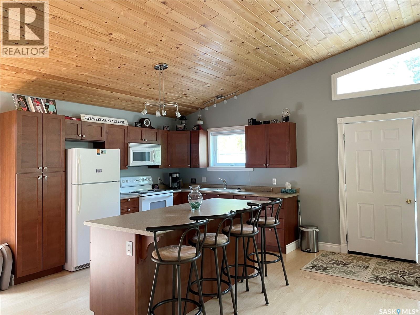73 Makwa Drive, Makwa Lake, Saskatchewan  S0M 1L0 - Photo 2 - SK015993