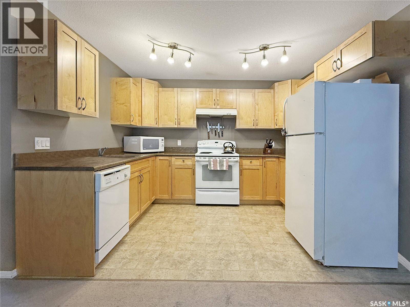 214 825 Gladstone Street E, Swift Current, Saskatchewan  S9H 5P1 - Photo 3 - SK015964