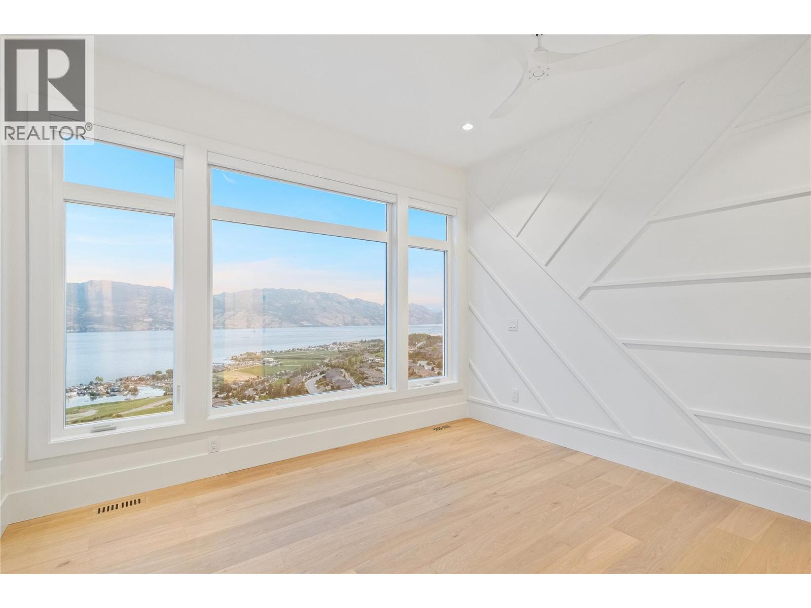 Property at 1391 Vineyard Drive image 2