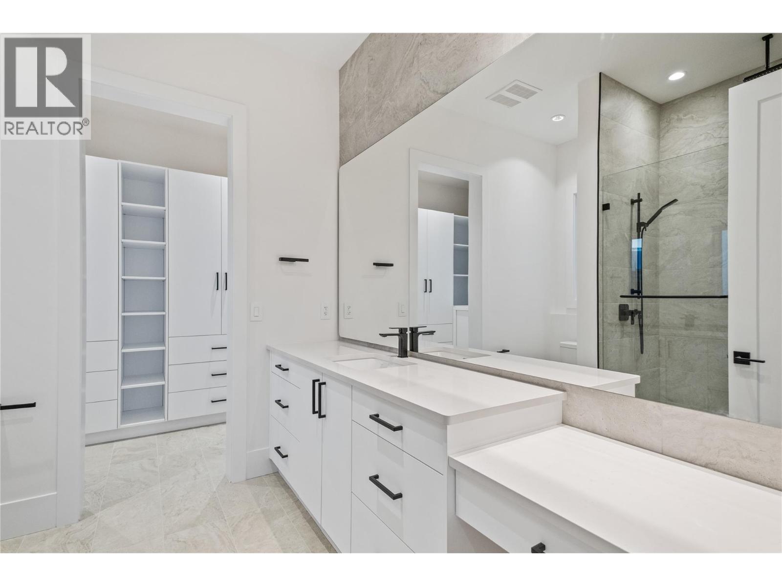 Property at 1391 Vineyard Drive image 5
