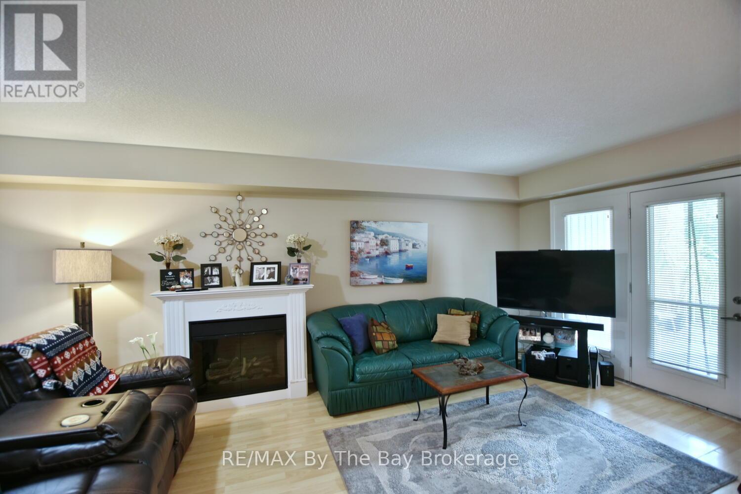 214 - 50 Mulligan Lane, Wasaga Beach, Ontario L9Z 0C5 - Photo 5 - S12351387