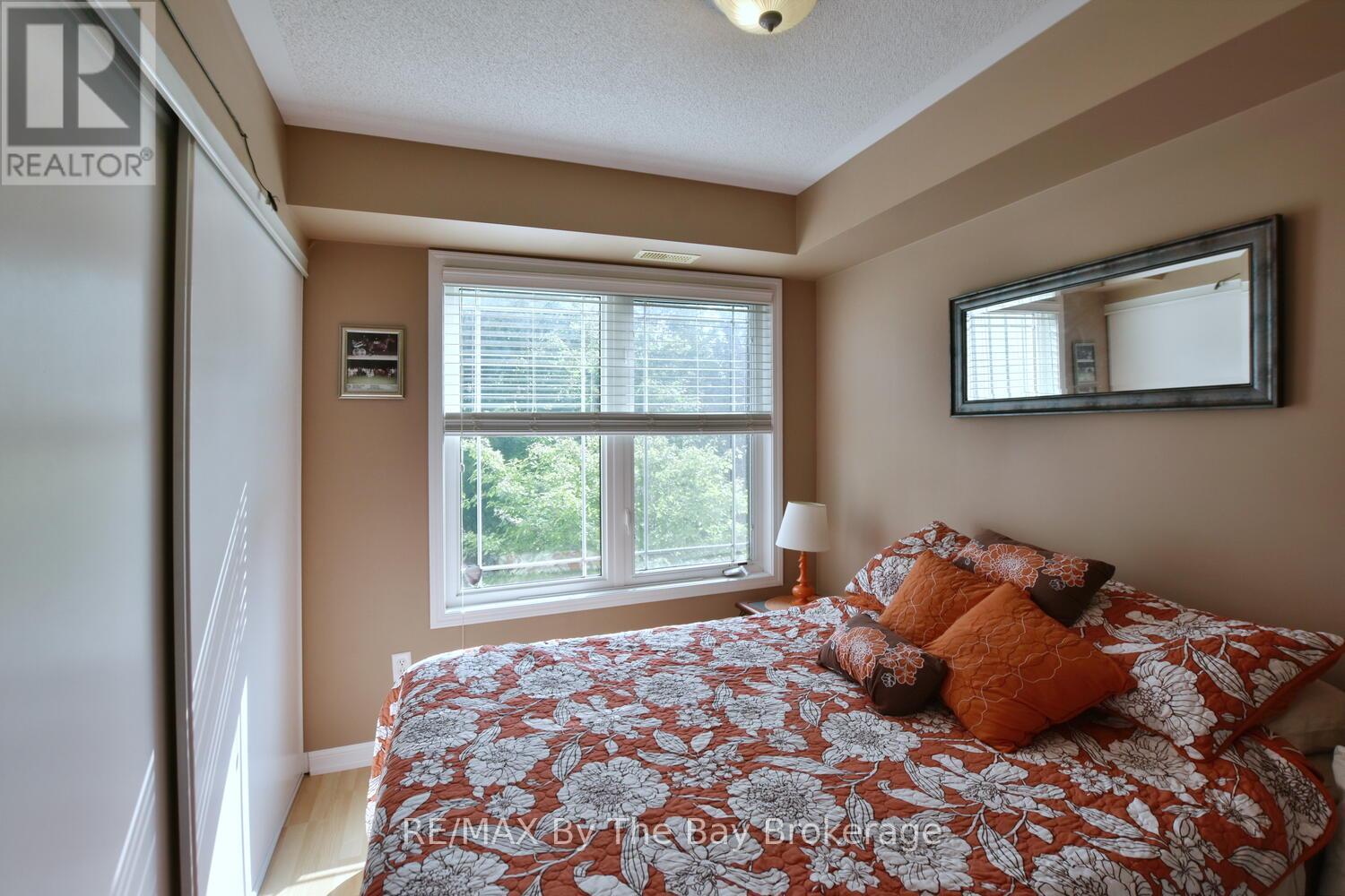 214 - 50 Mulligan Lane, Wasaga Beach, Ontario L9Z 0C5 - Photo 8 - S12351387