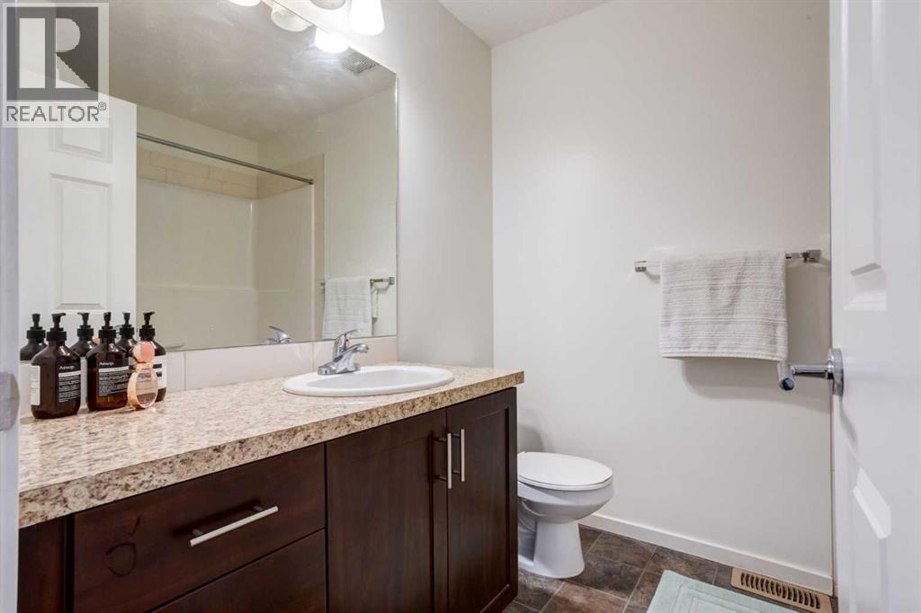 215 Copperpond Common Se, Calgary, Alberta  T2Z 1G5 - Photo 19 - A2249502