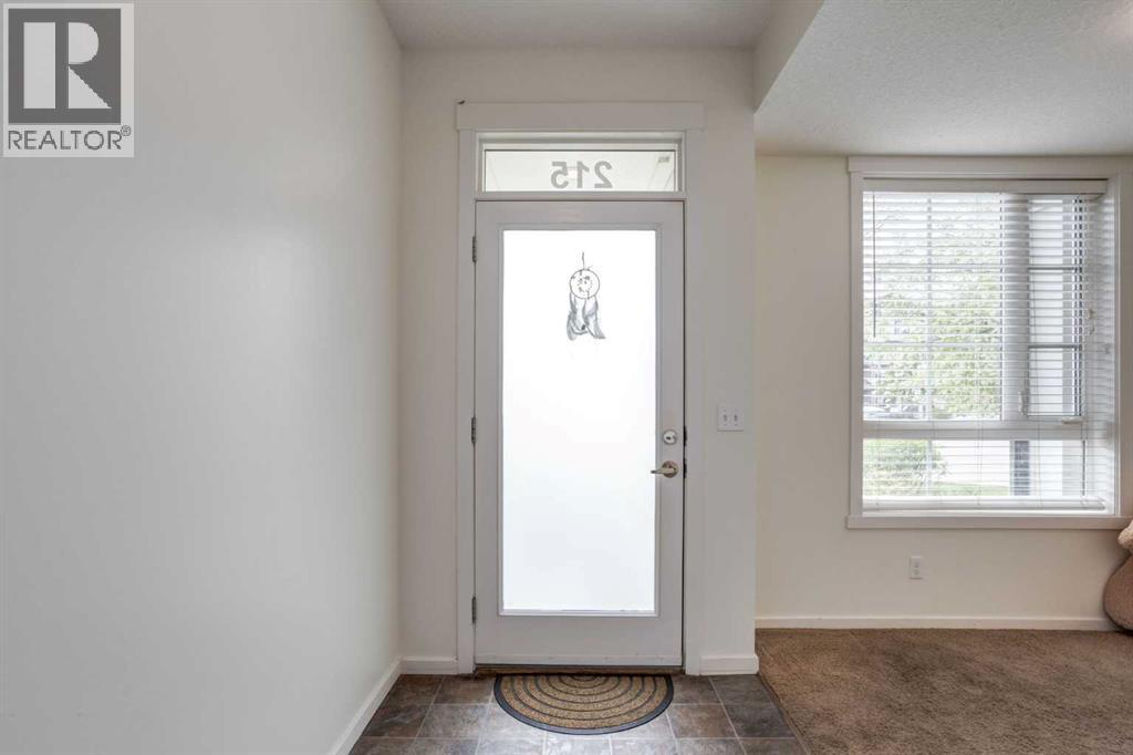 215 Copperpond Common Se, Calgary, Alberta  T2Z 1G5 - Photo 5 - A2249502