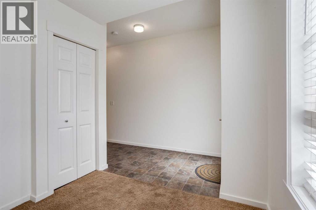 215 Copperpond Common Se, Calgary, Alberta  T2Z 1G5 - Photo 7 - A2249502