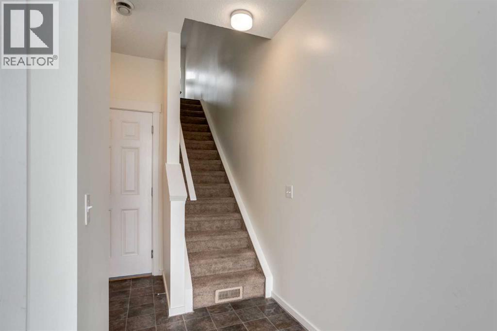 215 Copperpond Common Se, Calgary, Alberta  T2Z 1G5 - Photo 8 - A2249502