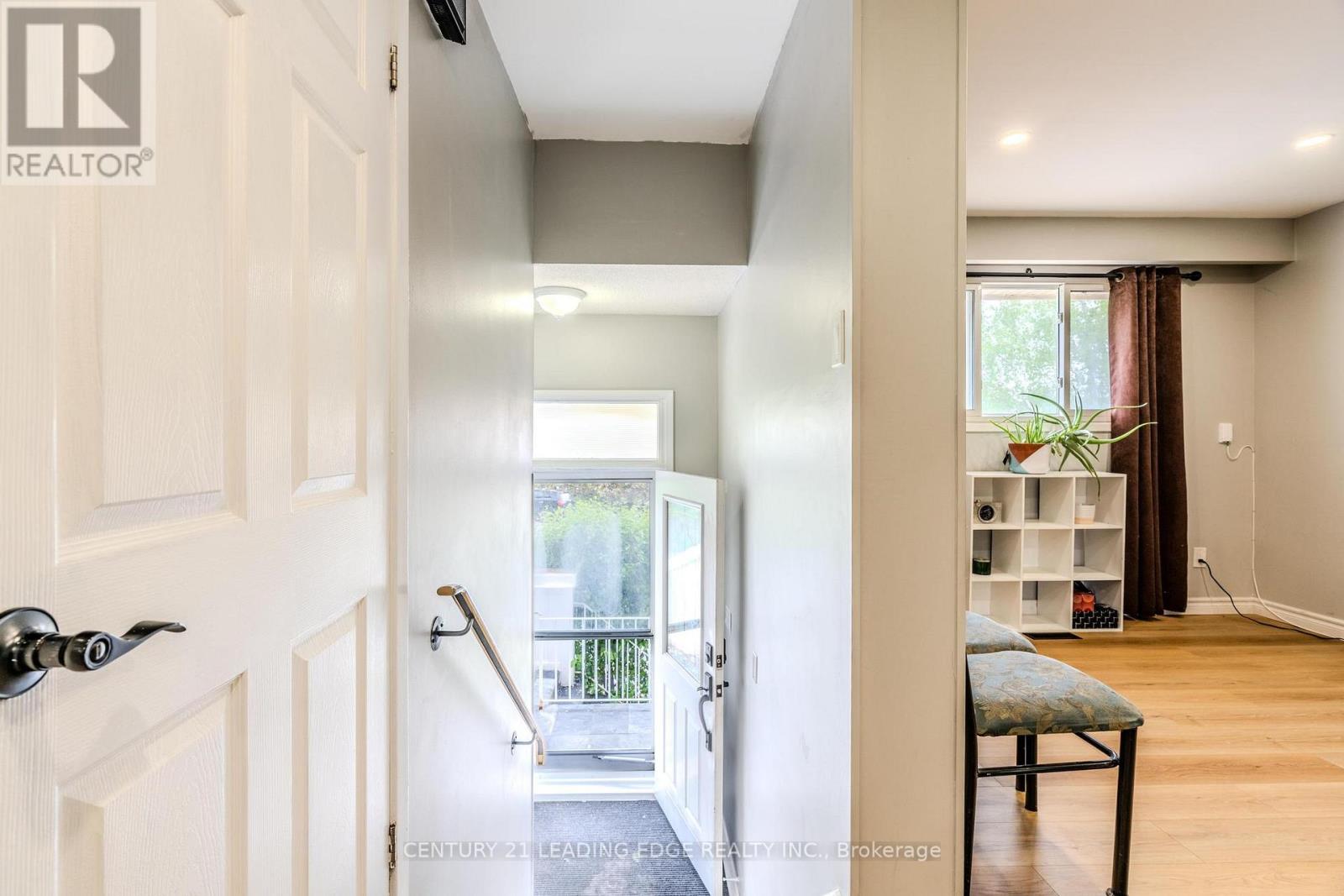 Property at 4 CHAMBERS COURT image 3