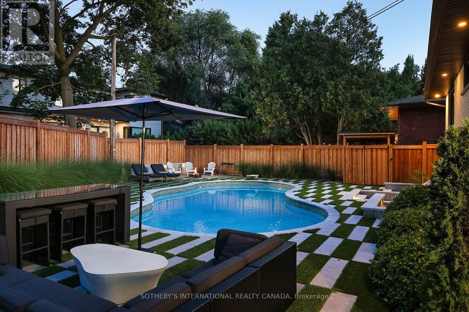 15 Ravensbourne Crescent, Toronto, Ontario  M9A 2A7 - Photo 39 - W12349876