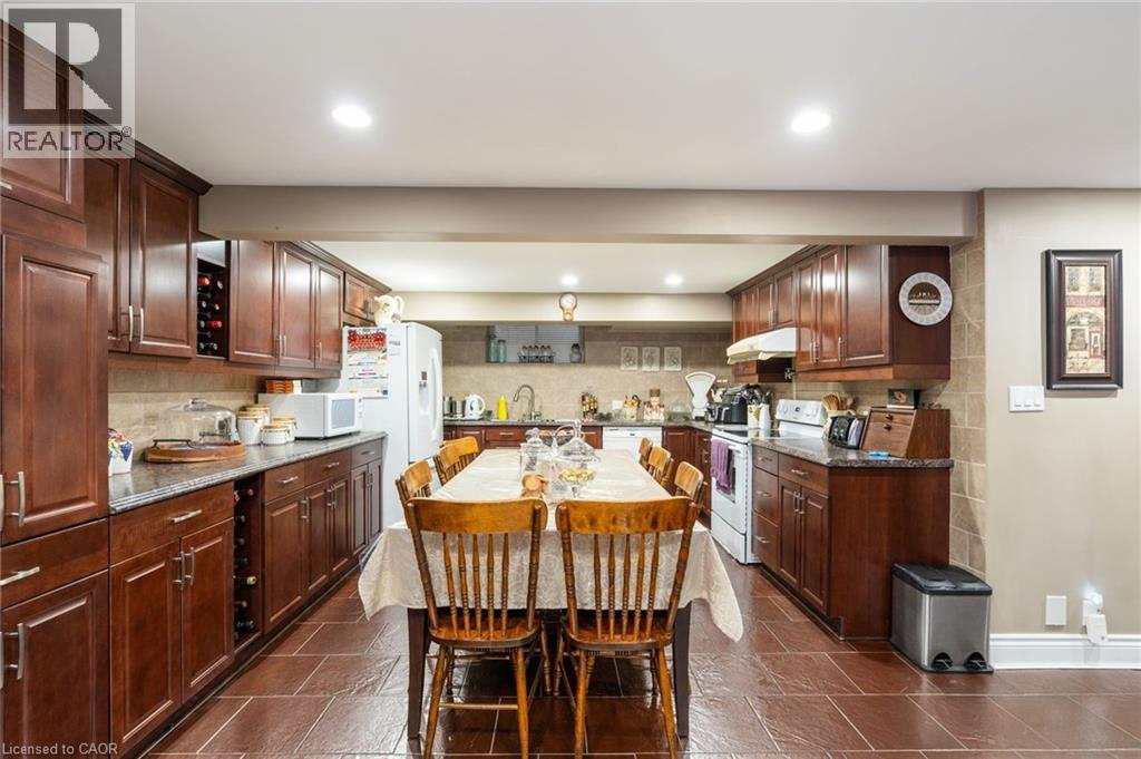 2545 Pollard Drive, Mississauga, Ontario  L5C 3G9 - Photo 22 - 40740844