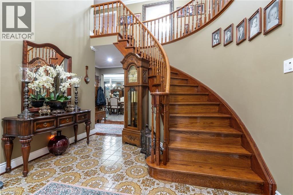 2545 Pollard Drive, Mississauga, Ontario  L5C 3G9 - Photo 2 - 40740844