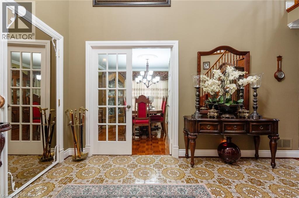 2545 Pollard Drive, Mississauga, Ontario  L5C 3G9 - Photo 3 - 40740844
