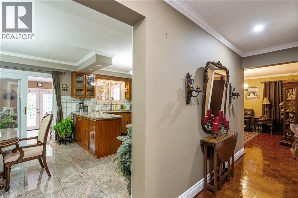 2545 Pollard Drive, Mississauga, Ontario  L5C 3G9 - Photo 8 - 40740844