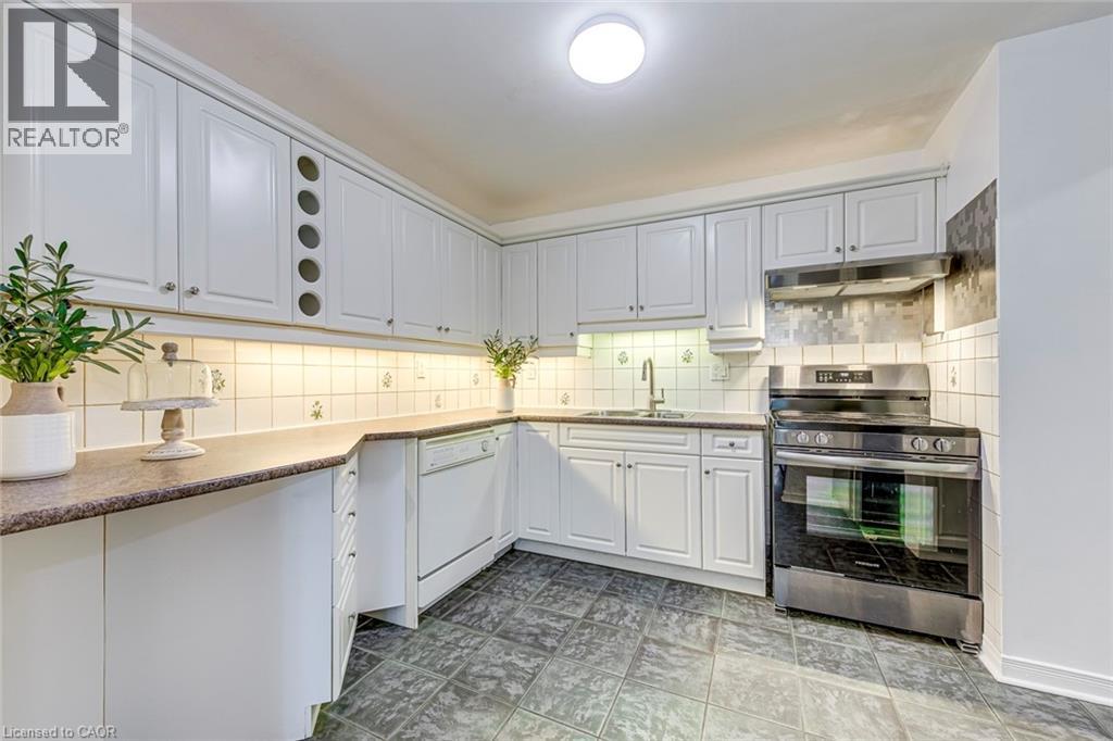 1058 Falgarwood Drive Unit# 133, Oakville, Ontario  L6H 2P3 - Photo 11 - 40741258