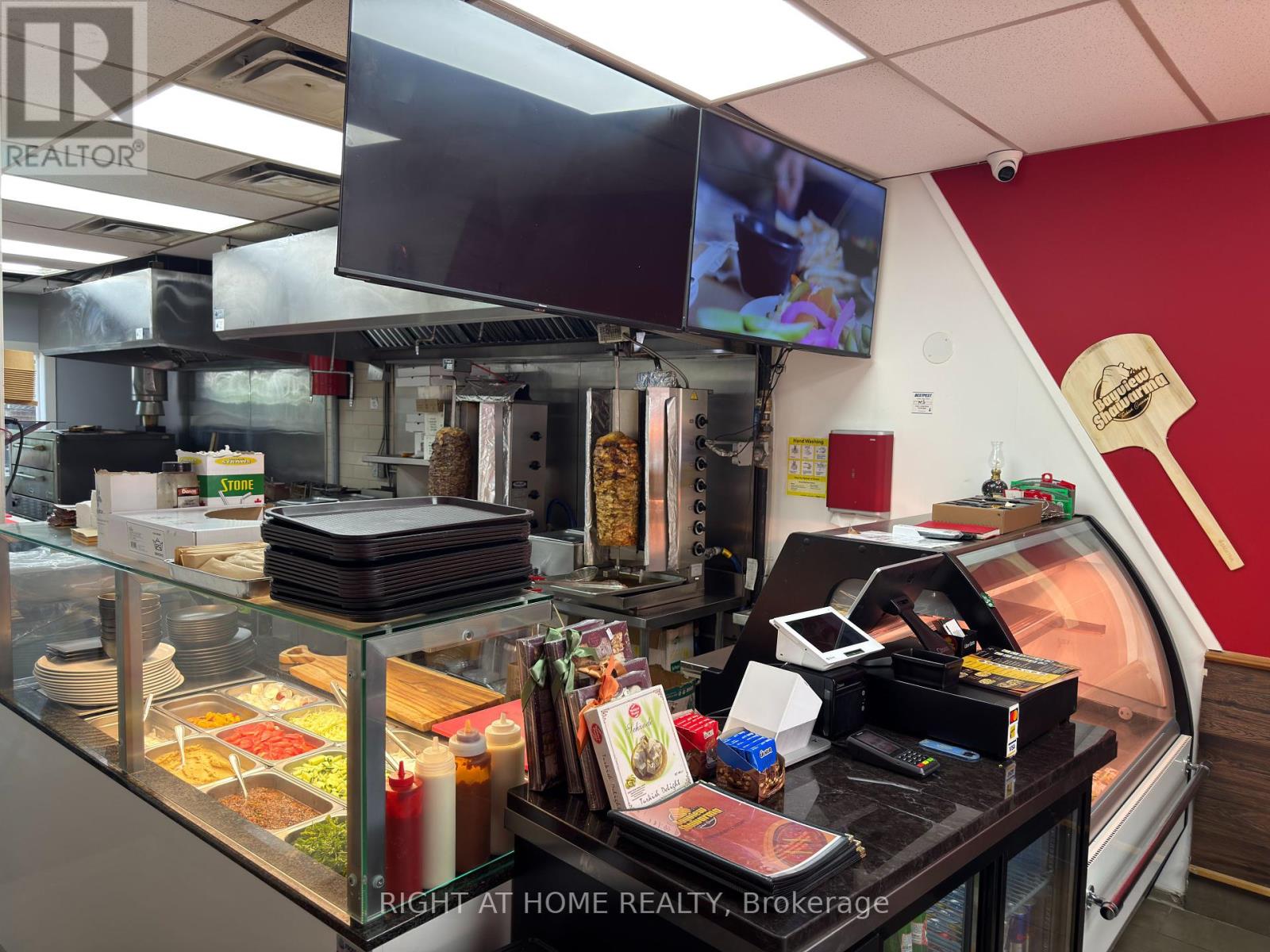 1549 Bayview Avenue, Toronto, Ontario M4G 3B5 - Photo 11 - C12352301