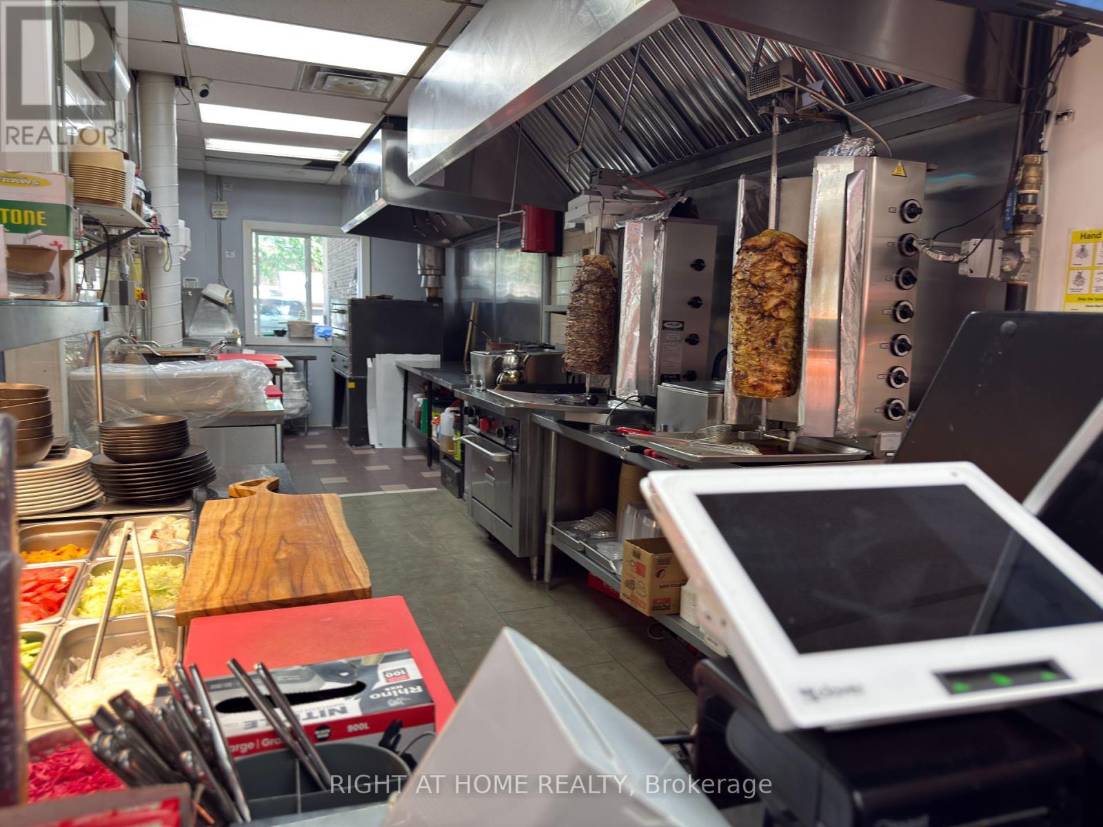 1549 Bayview Avenue, Toronto, Ontario M4G 3B5 - Photo 13 - C12352301