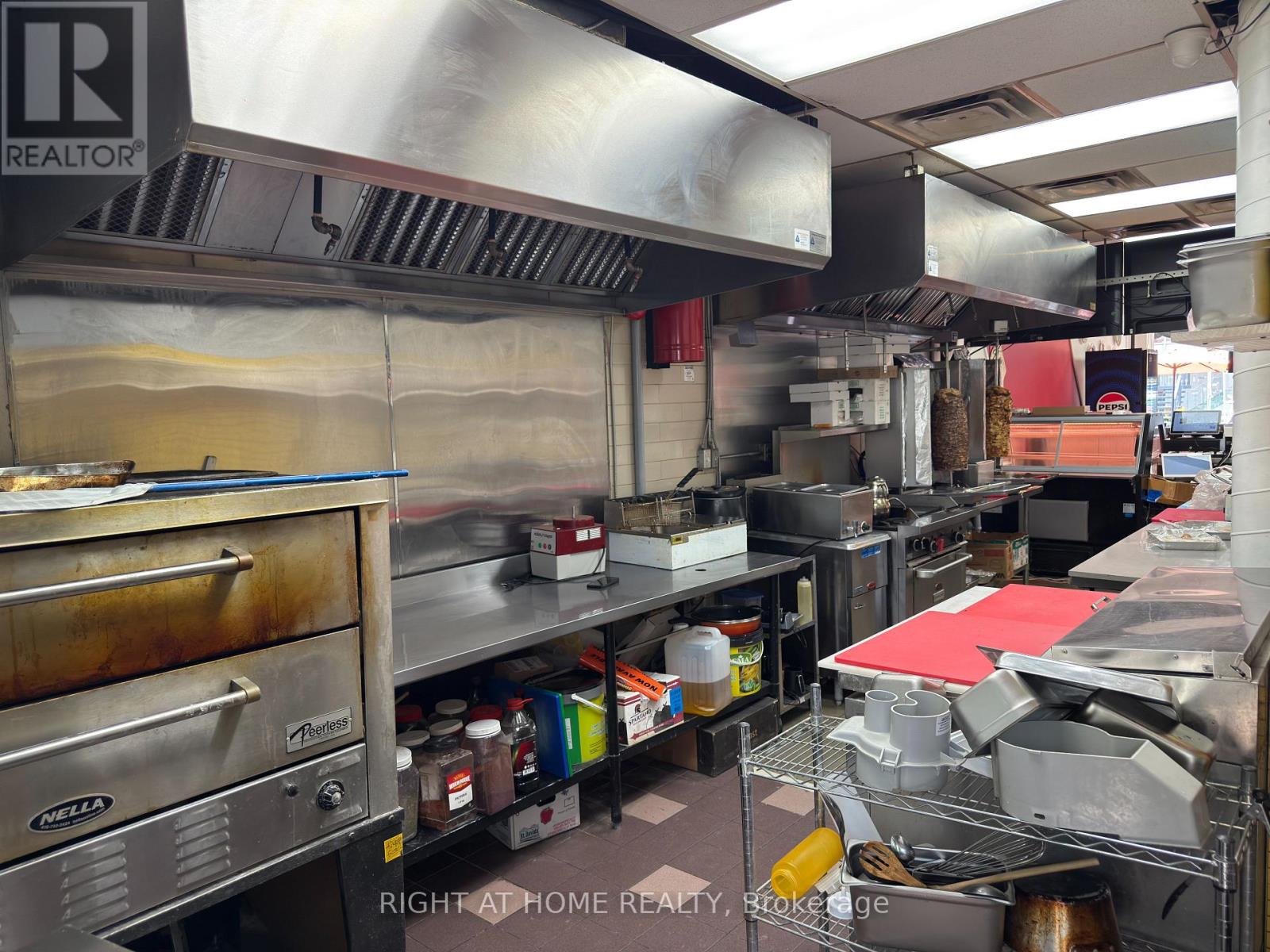 1549 Bayview Avenue, Toronto, Ontario M4G 3B5 - Photo 14 - C12352301