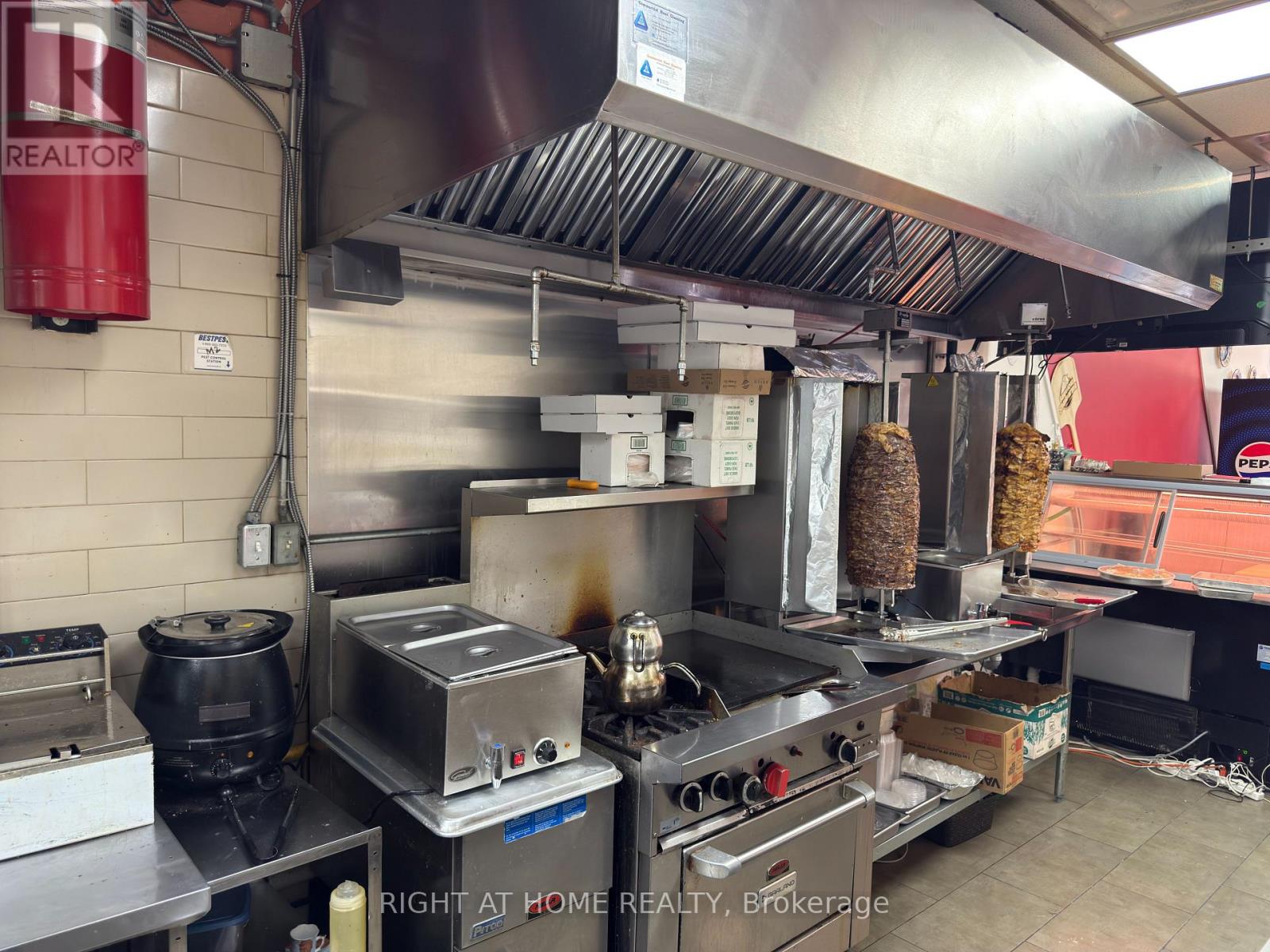 1549 Bayview Avenue, Toronto, Ontario M4G 3B5 - Photo 16 - C12352301