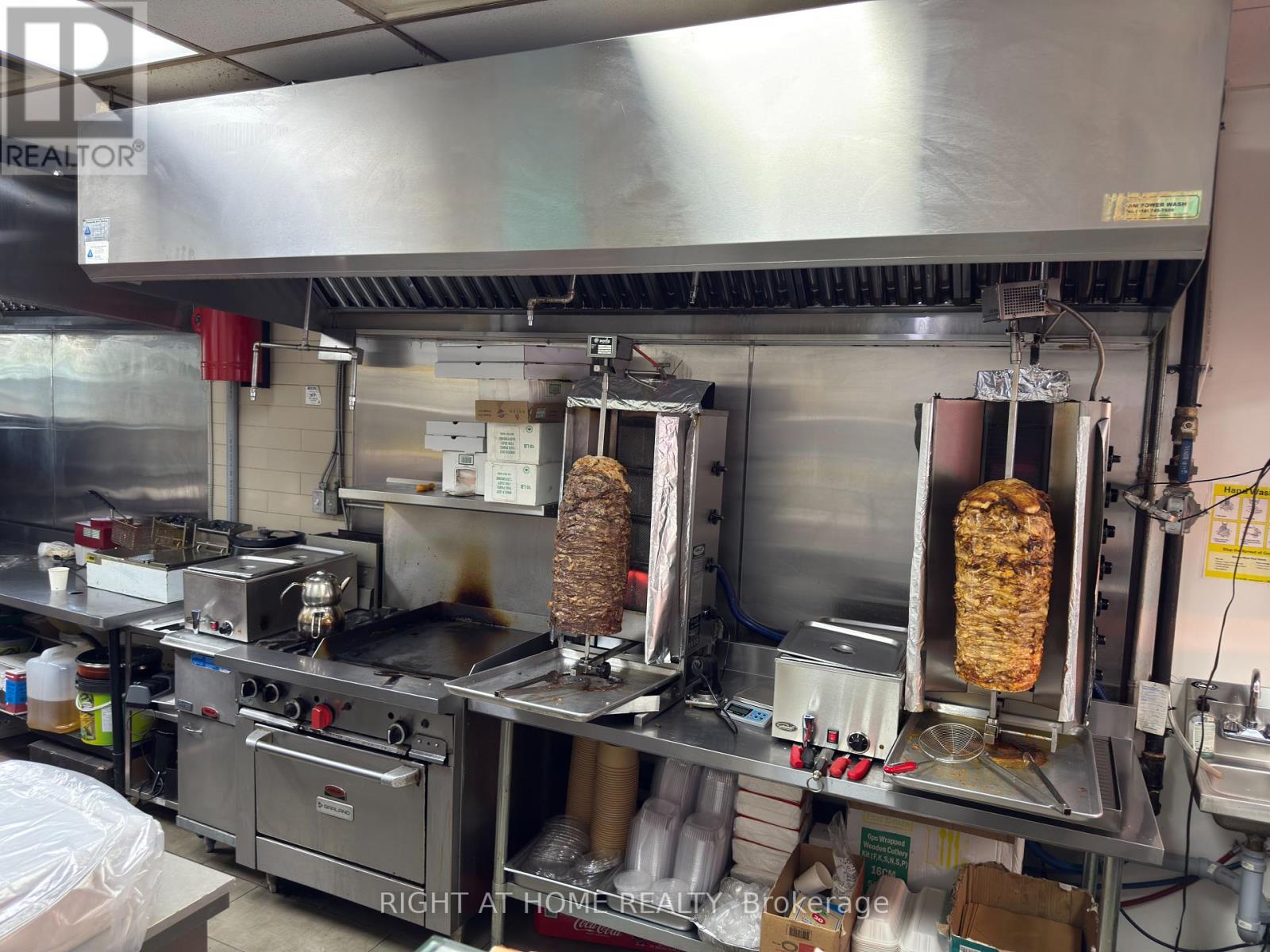 1549 Bayview Avenue, Toronto, Ontario M4G 3B5 - Photo 19 - C12352301