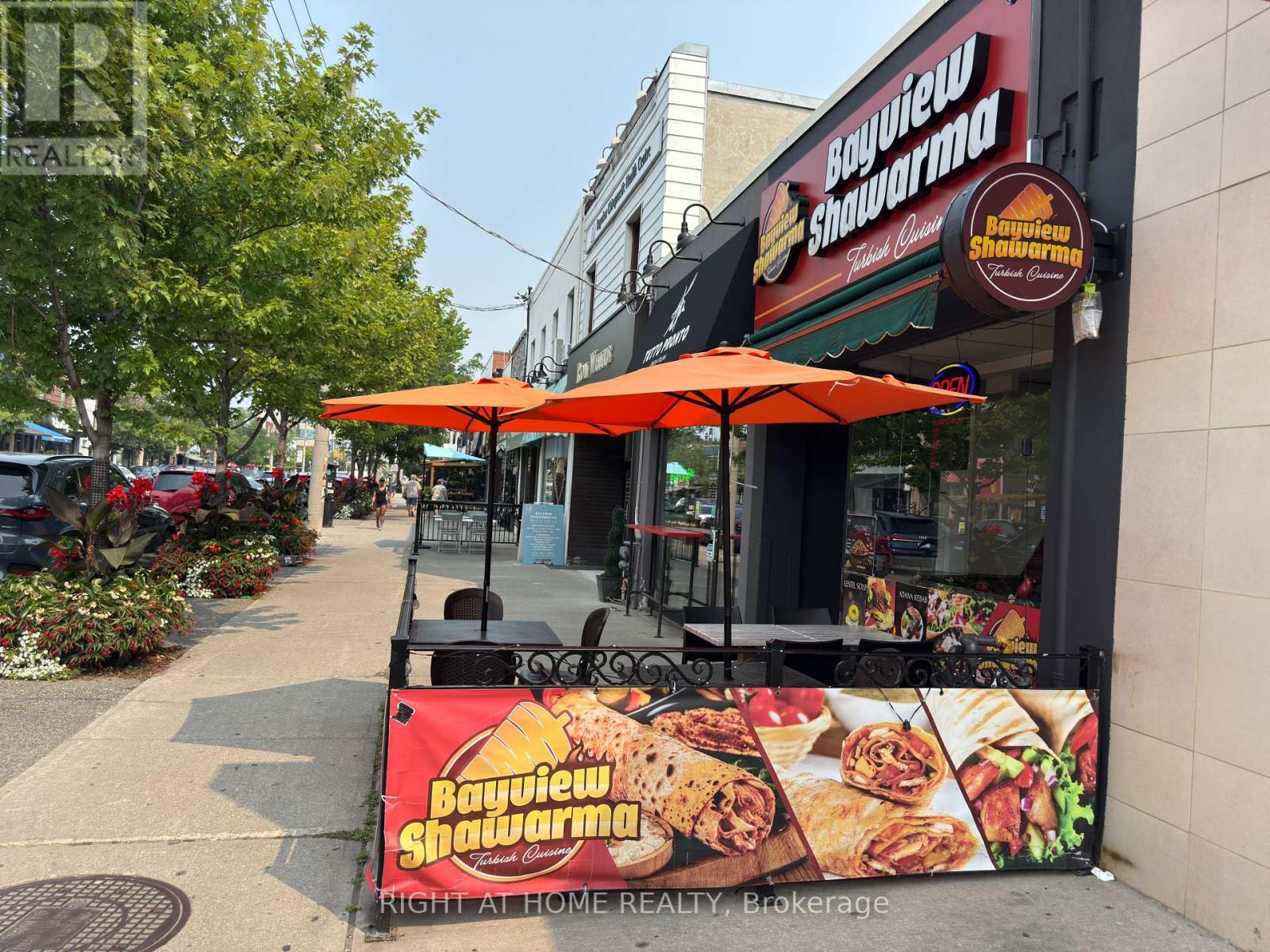 1549 Bayview Avenue, Toronto, Ontario M4G 3B5 - Photo 2 - C12352301