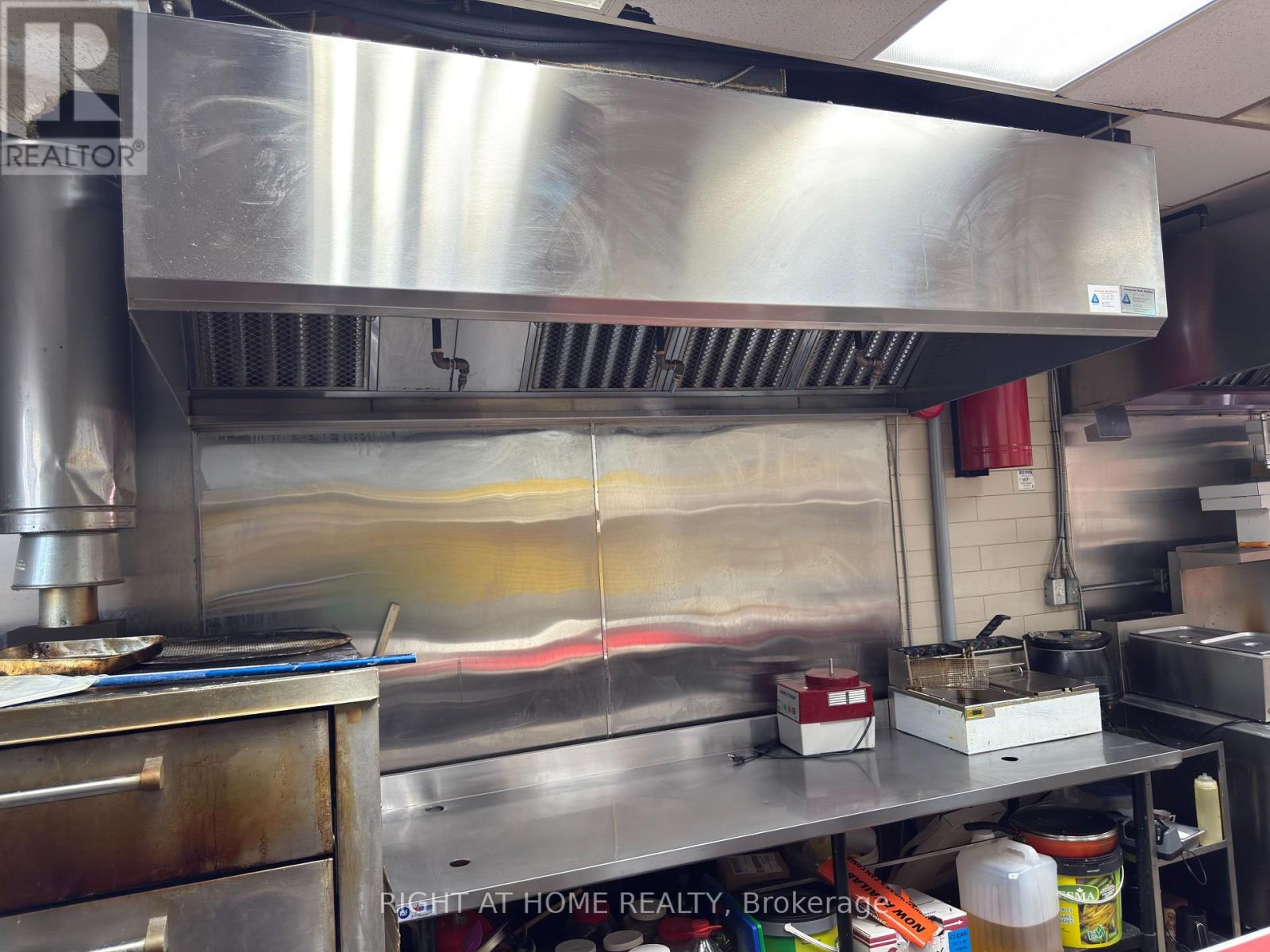 1549 Bayview Avenue, Toronto, Ontario M4G 3B5 - Photo 22 - C12352301