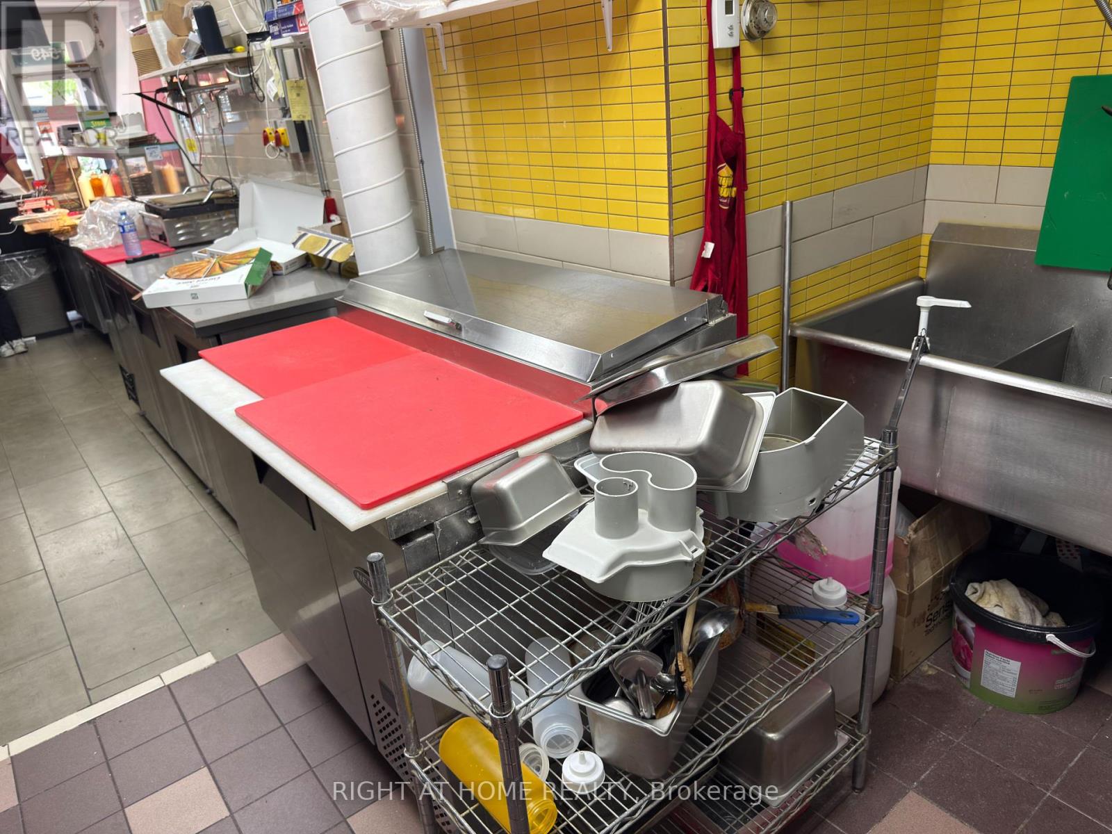 1549 Bayview Avenue, Toronto, Ontario M4G 3B5 - Photo 24 - C12352301