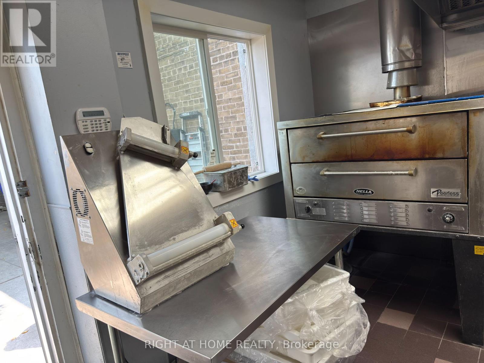 1549 Bayview Avenue, Toronto, Ontario M4G 3B5 - Photo 26 - C12352301