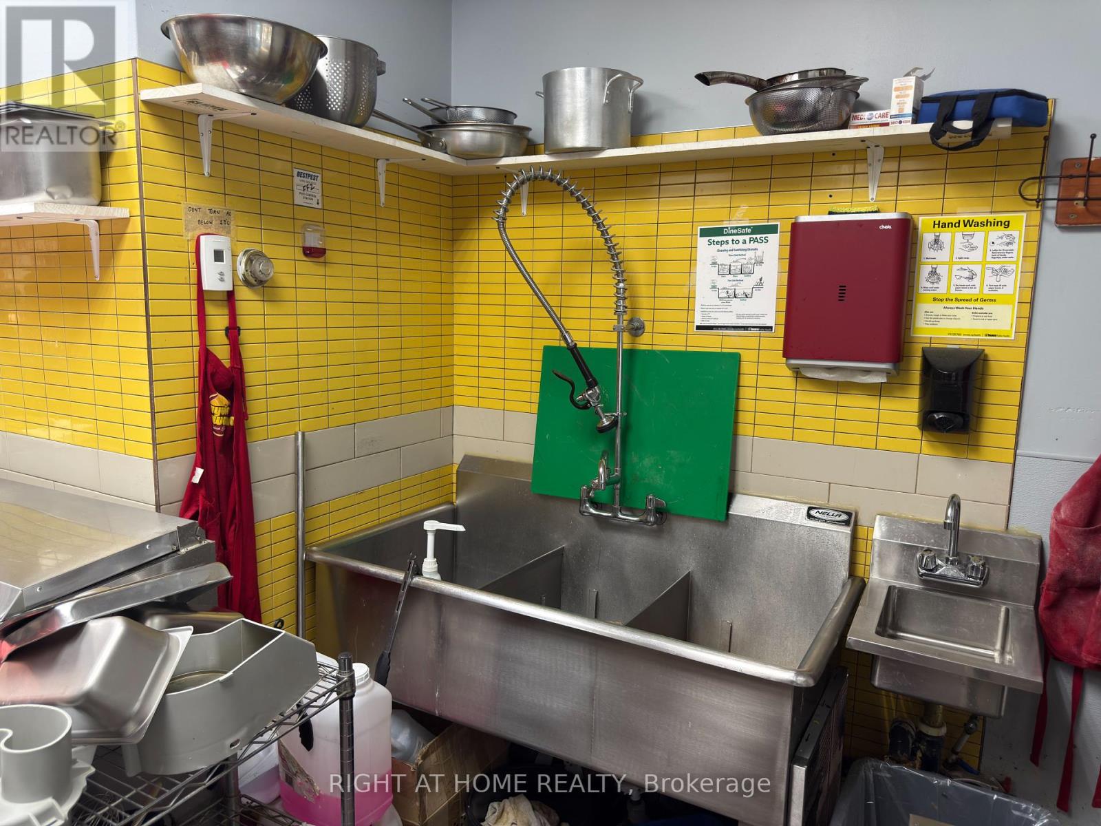 1549 Bayview Avenue, Toronto, Ontario M4G 3B5 - Photo 28 - C12352301