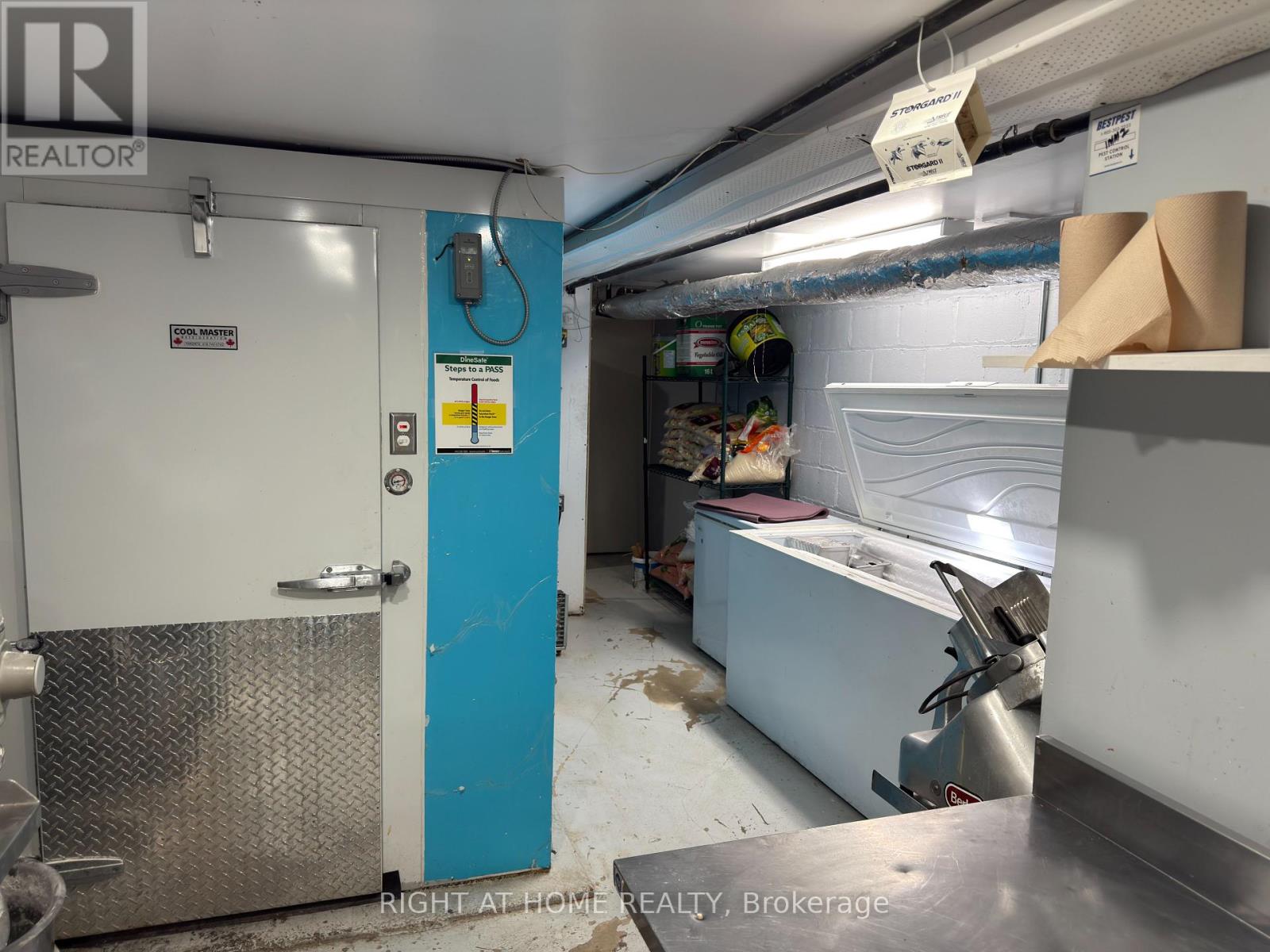 1549 Bayview Avenue, Toronto, Ontario M4G 3B5 - Photo 36 - C12352301