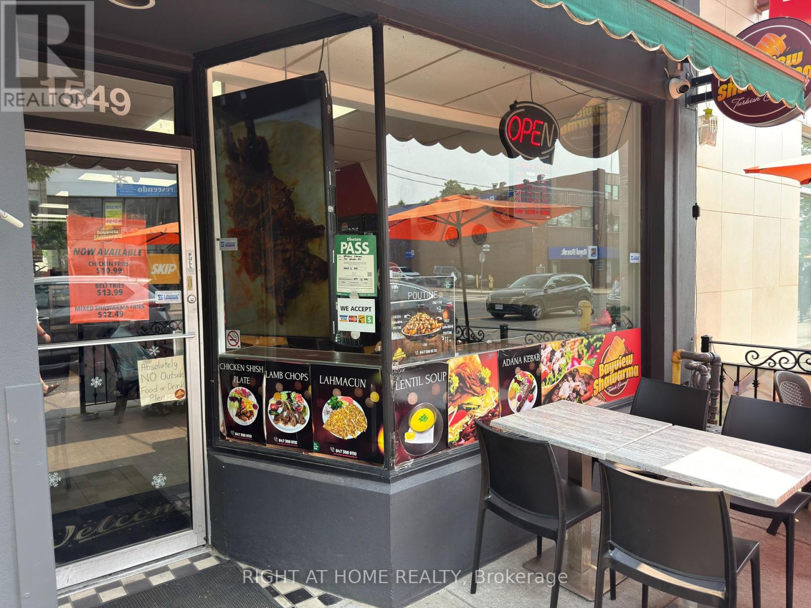 1549 Bayview Avenue, Toronto, Ontario M4G 3B5 - Photo 4 - C12352301