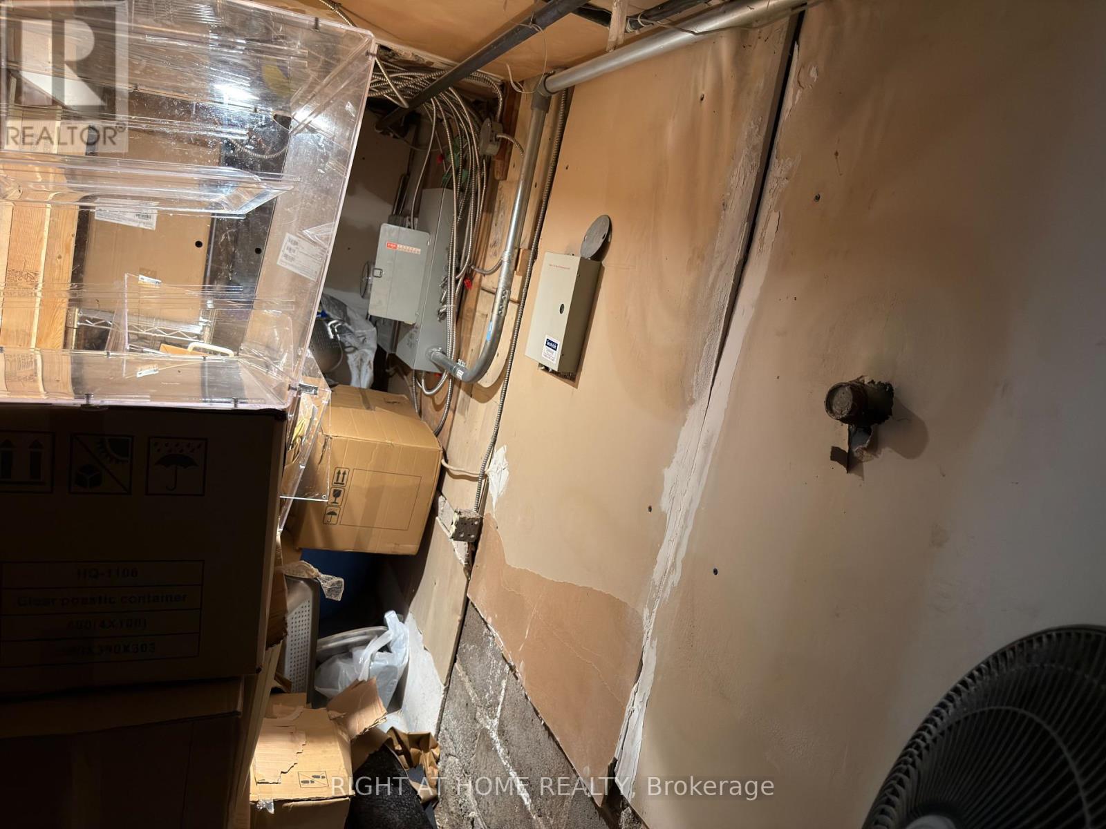 1549 Bayview Avenue, Toronto, Ontario M4G 3B5 - Photo 41 - C12352301