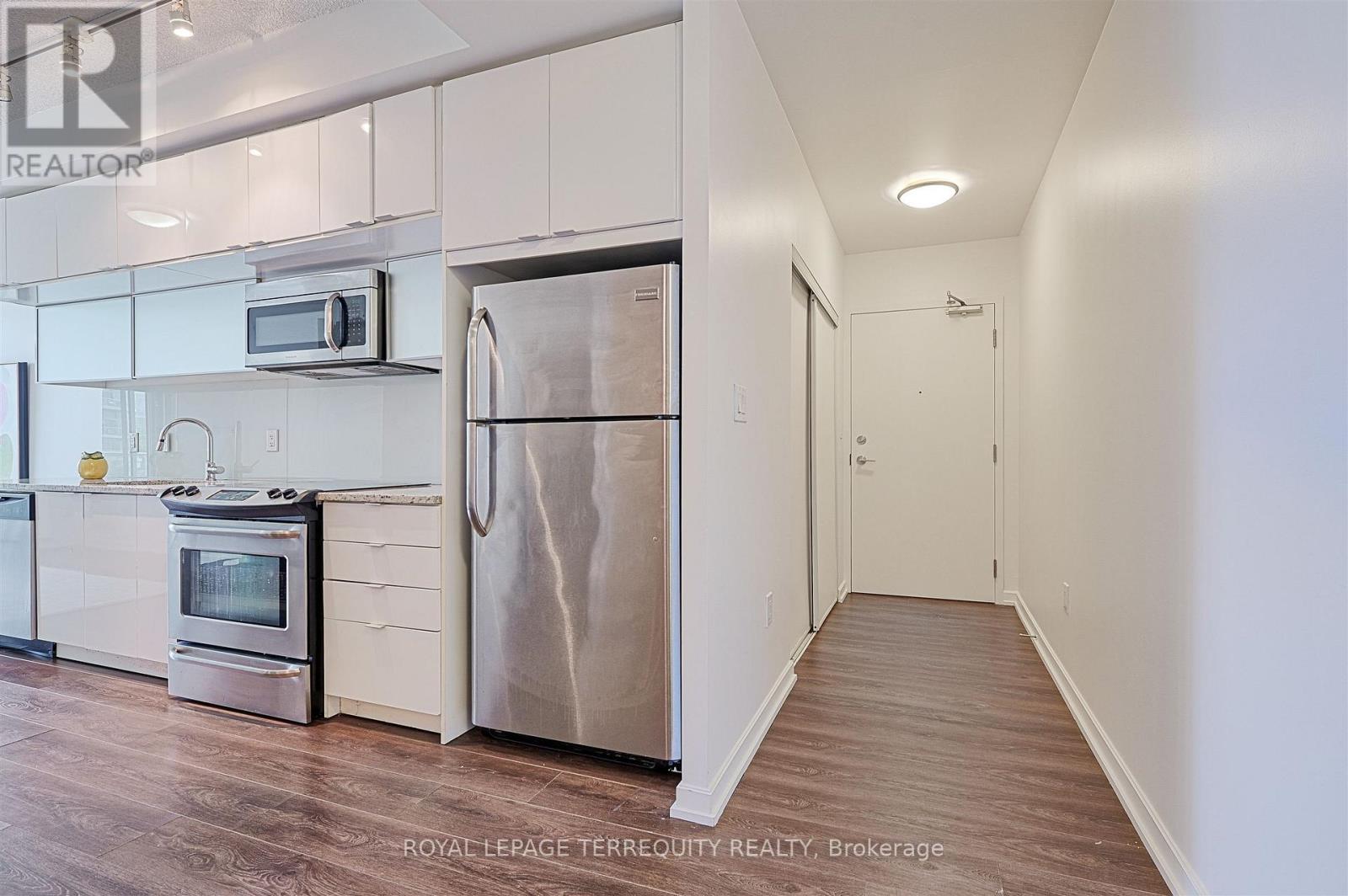 201 - 62 Forest Manor Road, Toronto, Ontario  M2J 0B6 - Photo 5 - C12352376