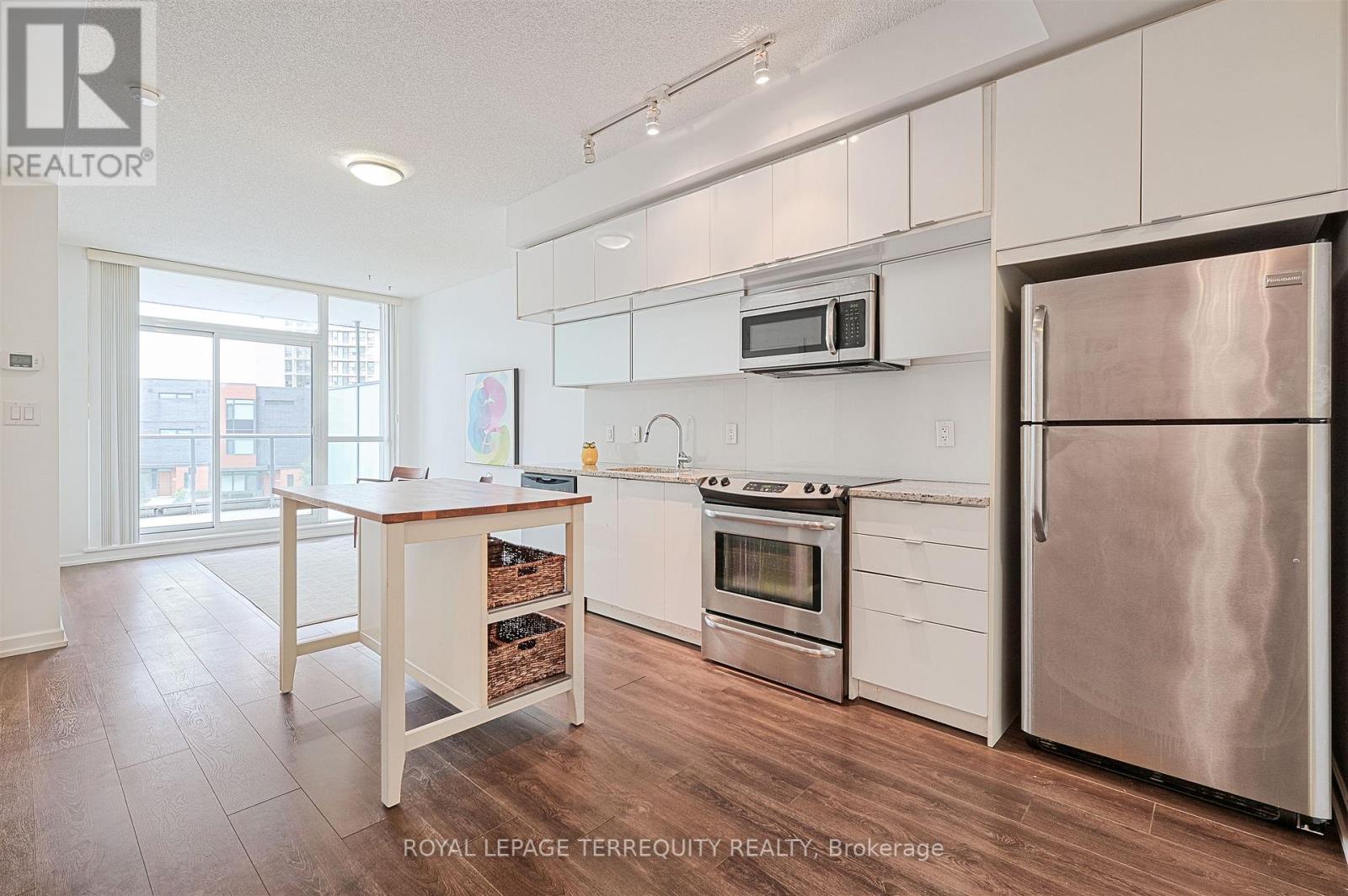 201 - 62 Forest Manor Road, Toronto, Ontario  M2J 0B6 - Photo 7 - C12352376