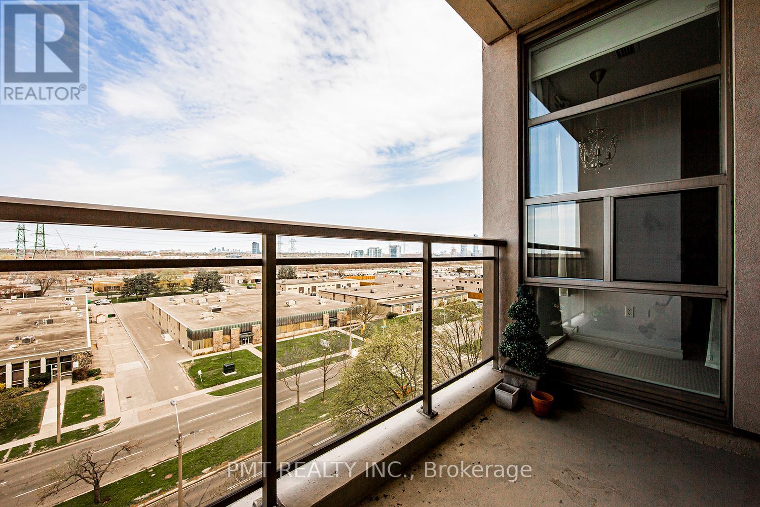 606 - 1 Leaside Park Drive, Toronto, Ontario  M4H 1R1 - Photo 27 - C12352400