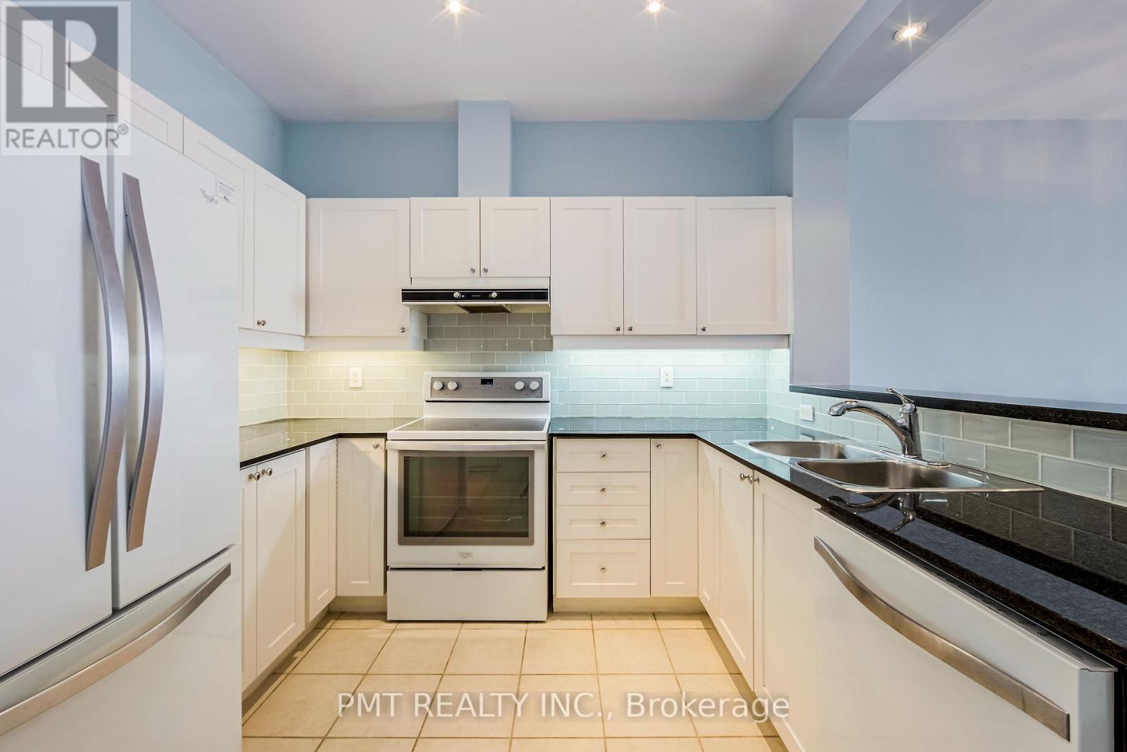 606 - 1 Leaside Park Drive, Toronto, Ontario  M4H 1R1 - Photo 8 - C12352400