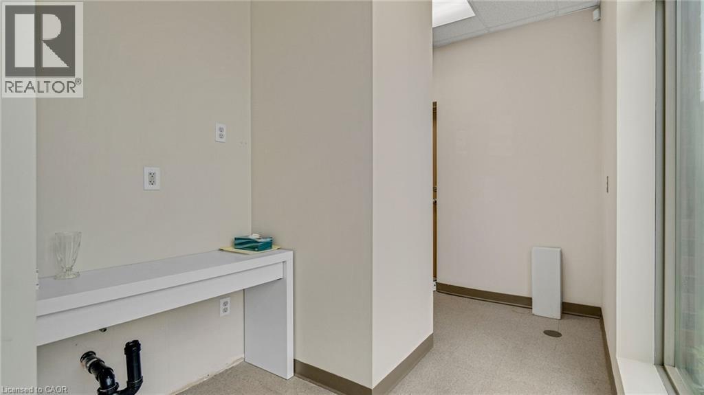 2 Castlewood Boulevard Unit# 12, Dundas, Ontario  L9H 7M8 - Photo 14 - 40741937