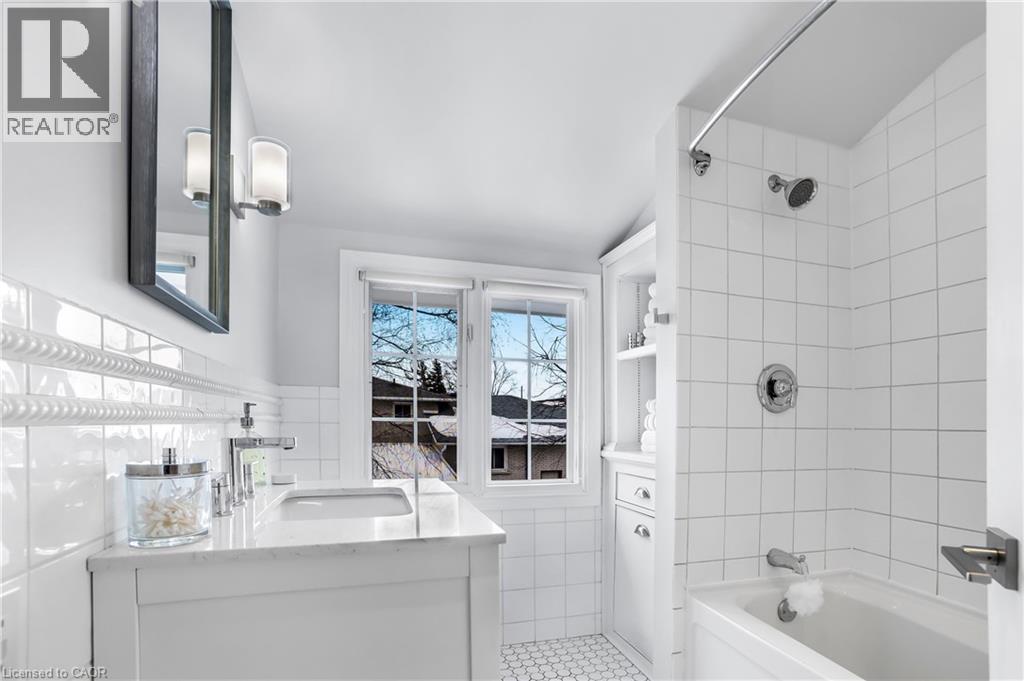 8 Warwick Road, Hamilton, Ontario  L8E 1Y3 - Photo 21 - 40742152