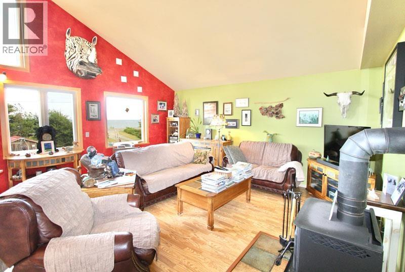 31757 Highway 16, Daajing Giids Rural, British Columbia  V0T 1Y0 - Photo 17 - R3036954