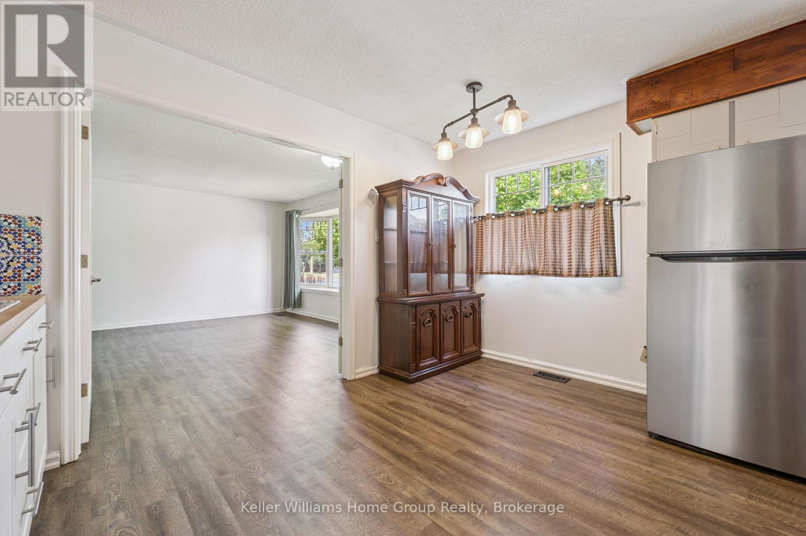 475 5th Street, Hanover, Ontario N4N 3H3 - Photo 13 - X12352457