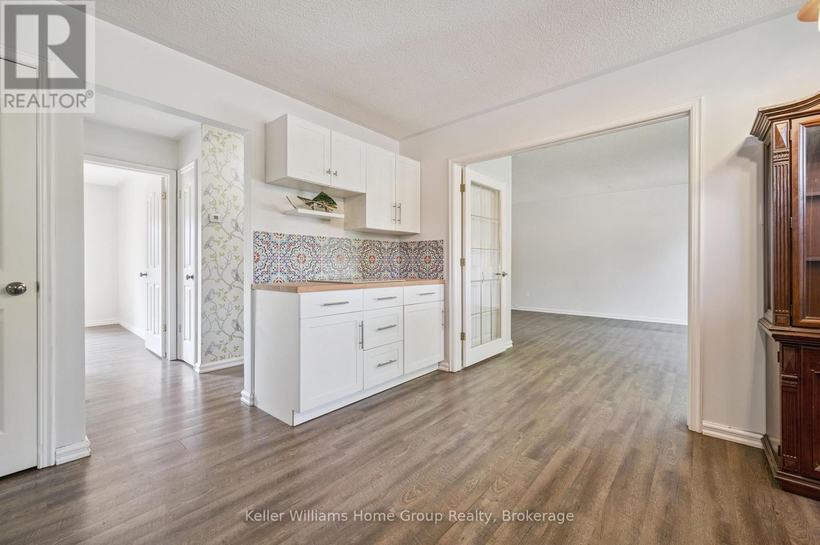 475 5th Street, Hanover, Ontario N4N 3H3 - Photo 14 - X12352457