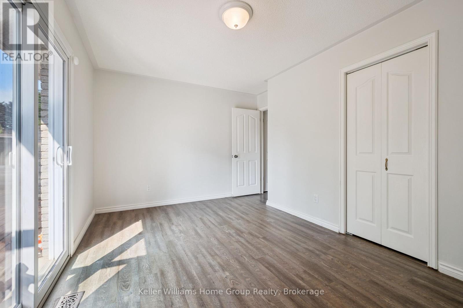 475 5th Street, Hanover, Ontario N4N 3H3 - Photo 16 - X12352457