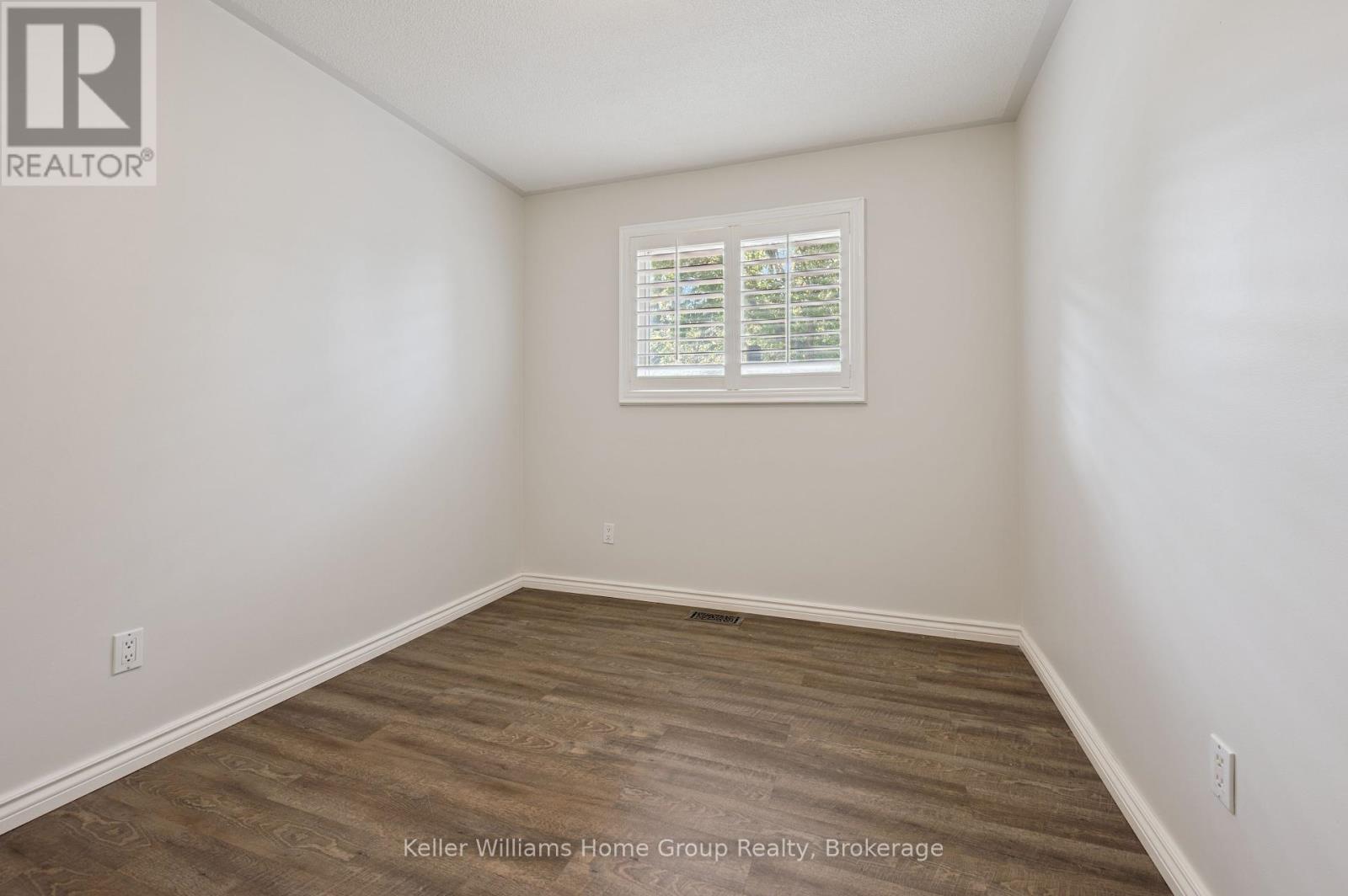 475 5th Street, Hanover, Ontario N4N 3H3 - Photo 17 - X12352457