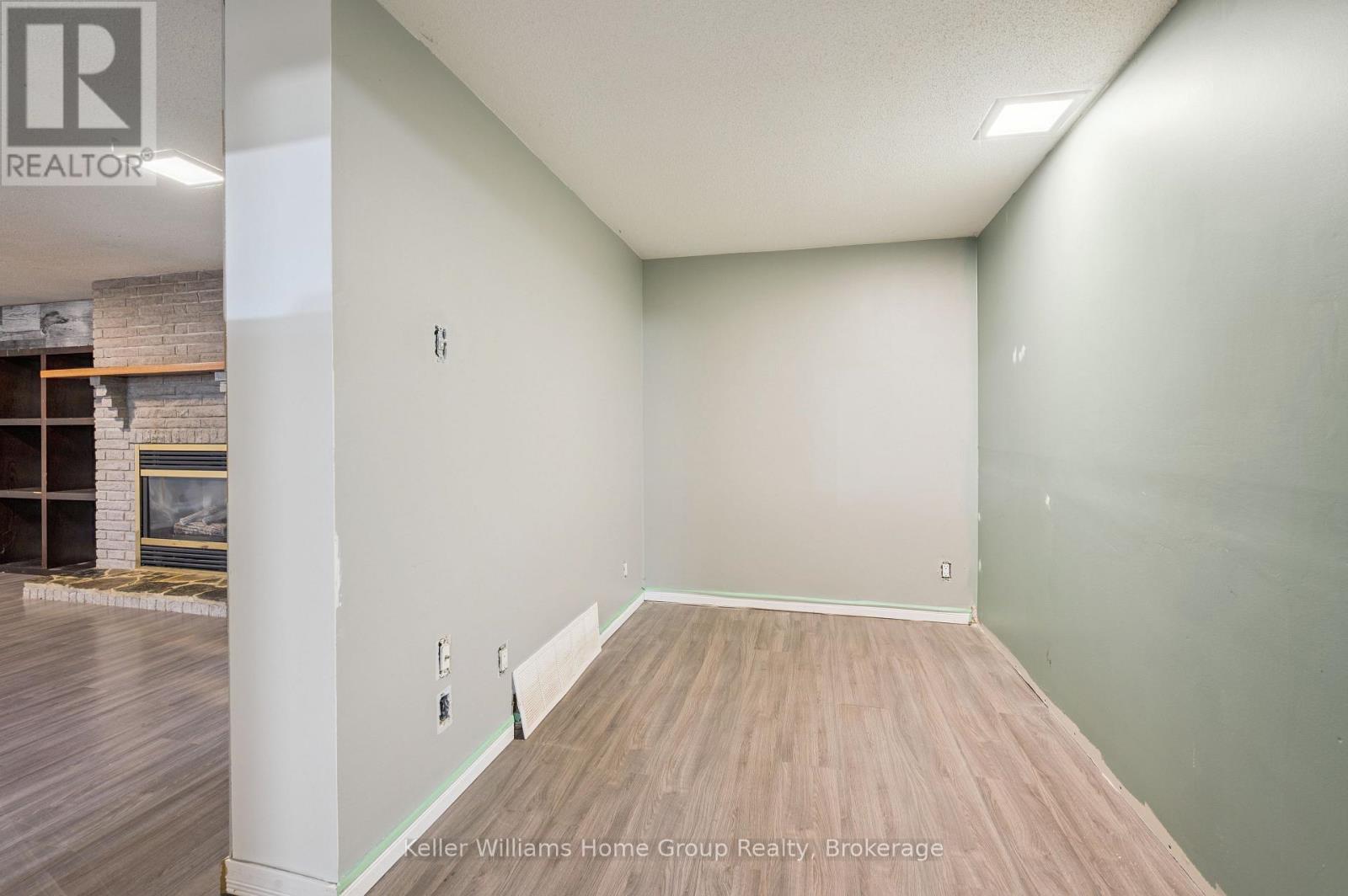 475 5th Street, Hanover, Ontario N4N 3H3 - Photo 25 - X12352457