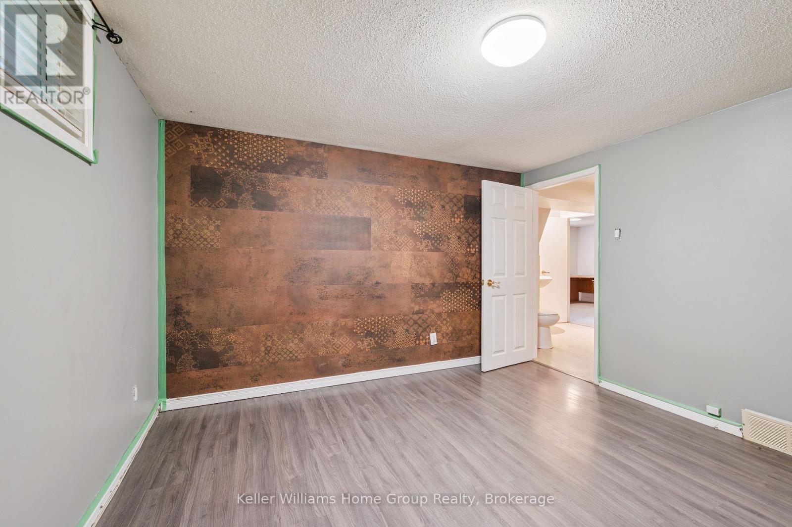 475 5th Street, Hanover, Ontario N4N 3H3 - Photo 27 - X12352457