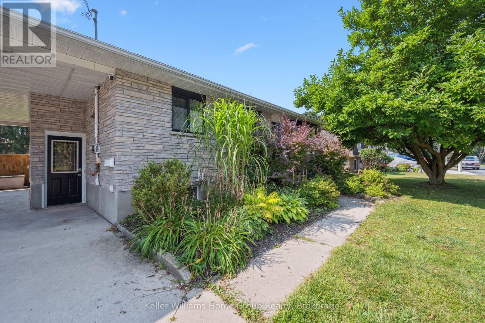Property at 475 5TH STREET image 4